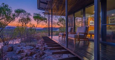 why are luxury hotels of better quality